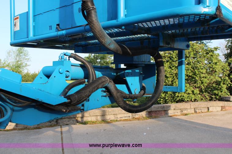 image for item H2699 1993 Genie Z45/22 boom lift
