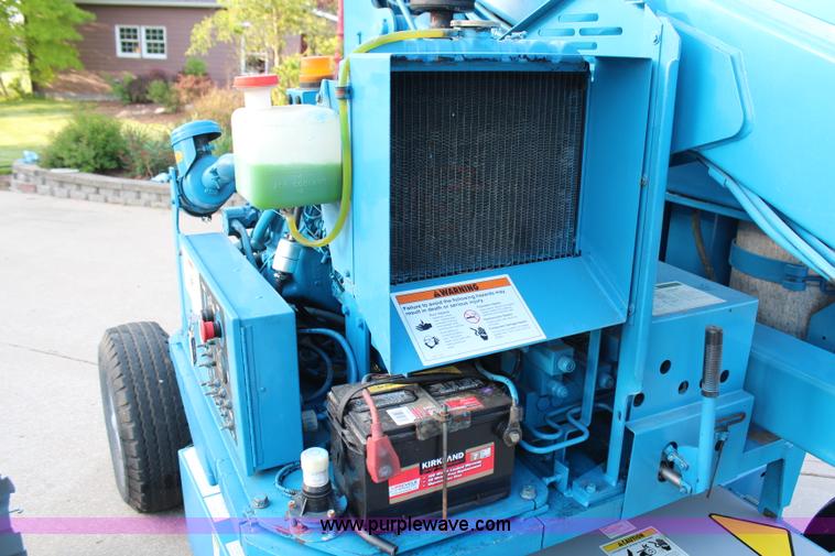 image for item H2699 1993 Genie Z45/22 boom lift