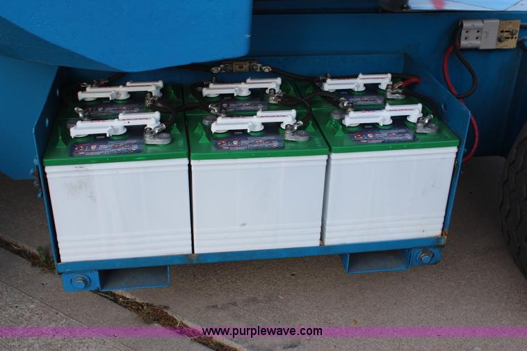 image for item H2699 1993 Genie Z45/22 boom lift