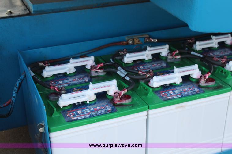 image for item H2699 1993 Genie Z45/22 boom lift