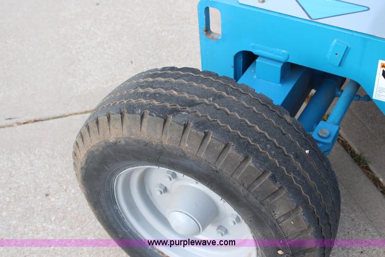 image for item H2699 1993 Genie Z45/22 boom lift