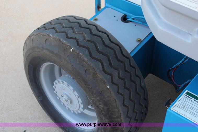 image for item H2699 1993 Genie Z45/22 boom lift