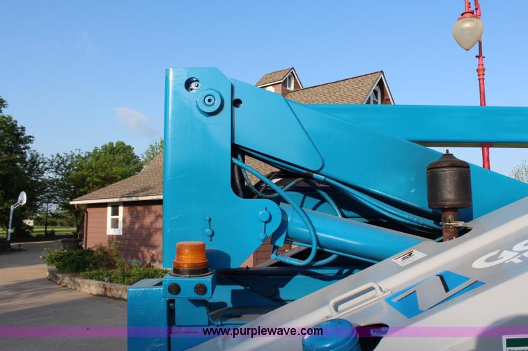 image for item H2699 1993 Genie Z45/22 boom lift