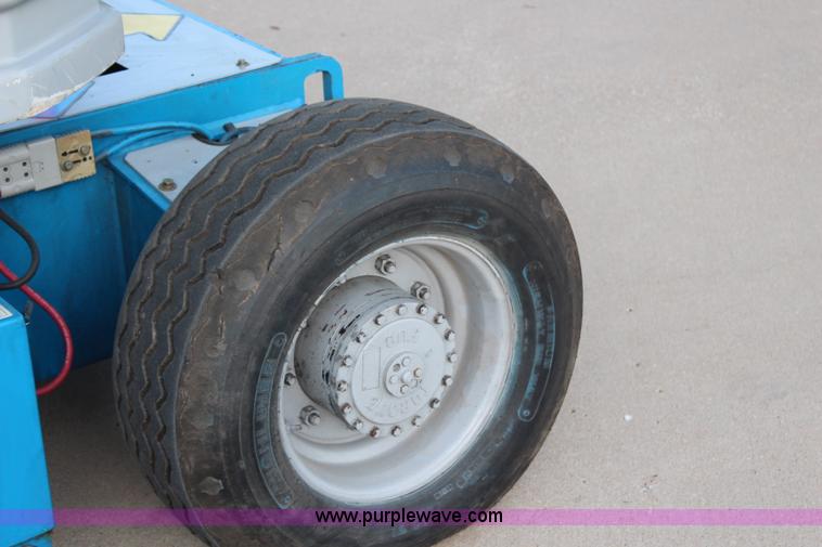 image for item H2699 1993 Genie Z45/22 boom lift