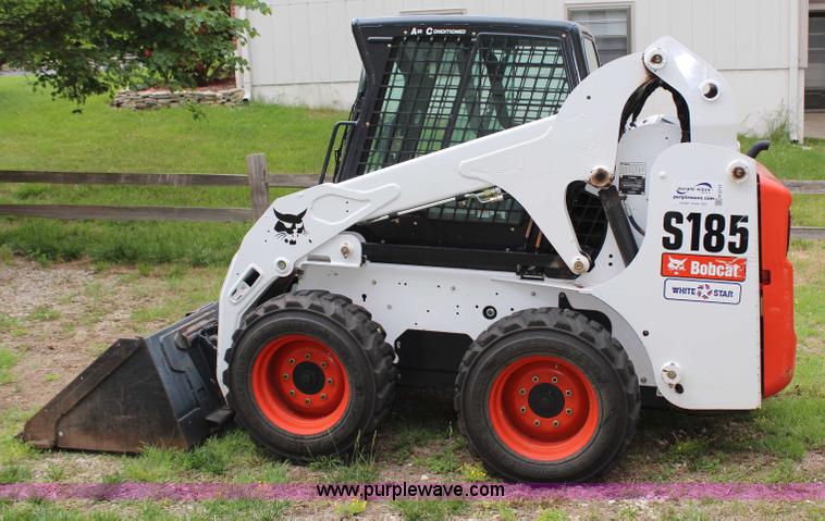 image for item H2711 2008 Bobcat S185 skid steer