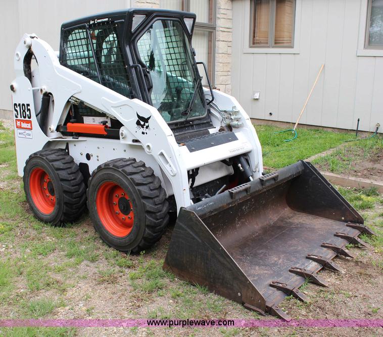image for item H2711 2008 Bobcat S185 skid steer