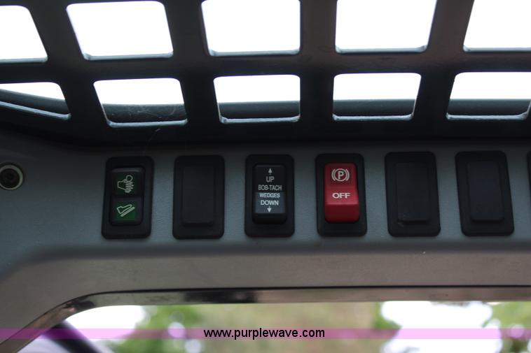 image for item H2711 2008 Bobcat S185 skid steer