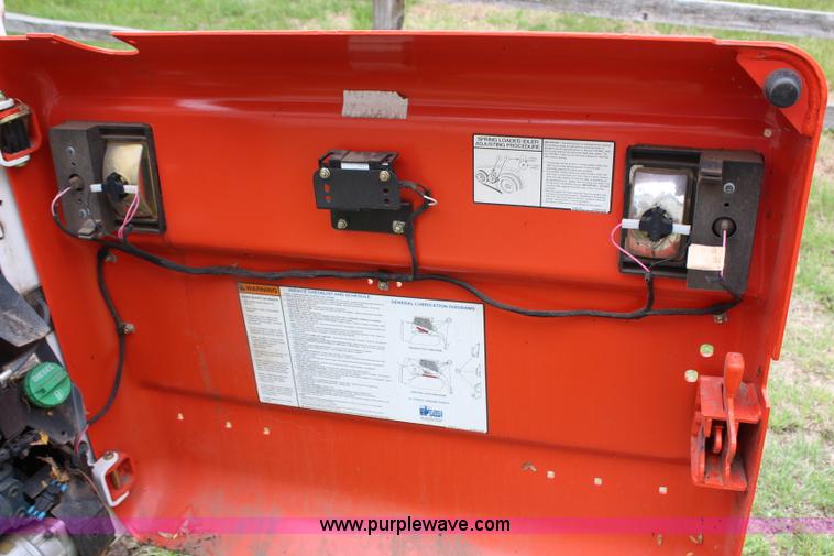 image for item H2711 2008 Bobcat S185 skid steer