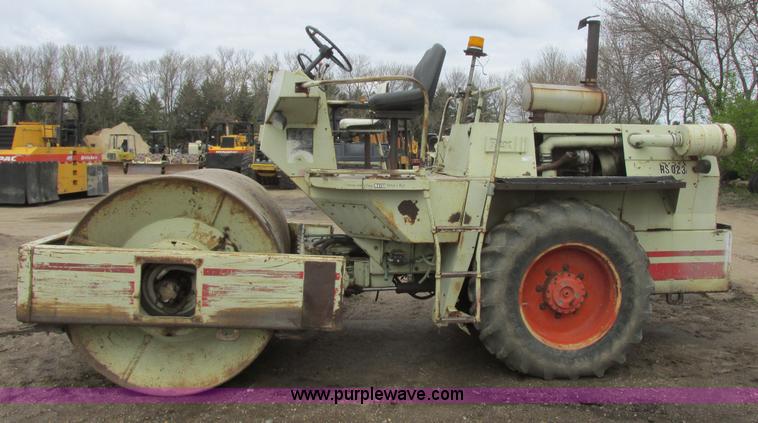 image for item I2561 Rex SP900 smooth drum roller