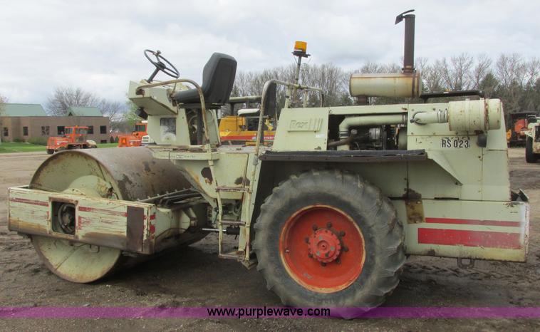 image for item I2561 Rex SP900 smooth drum roller