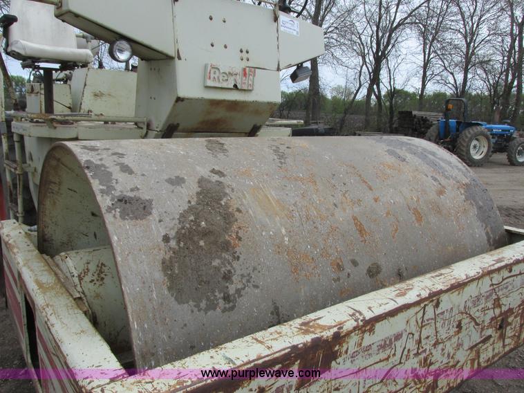 image for item I2561 Rex SP900 smooth drum roller