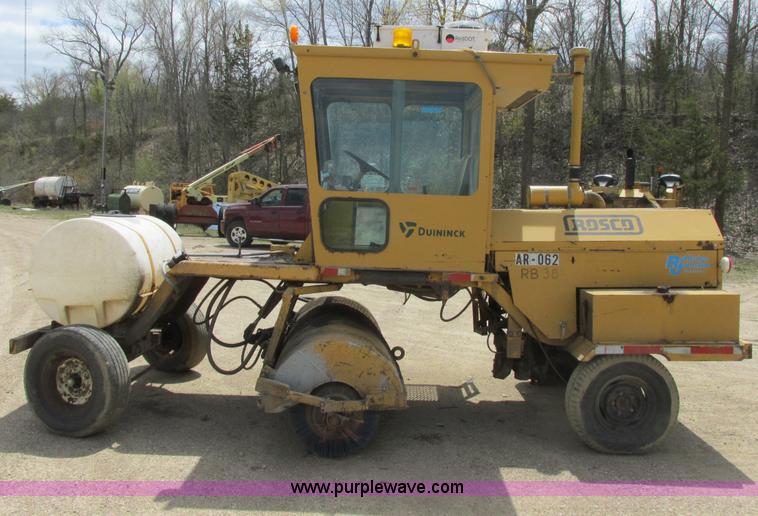 image for item I2563 Rosco RB38 broom