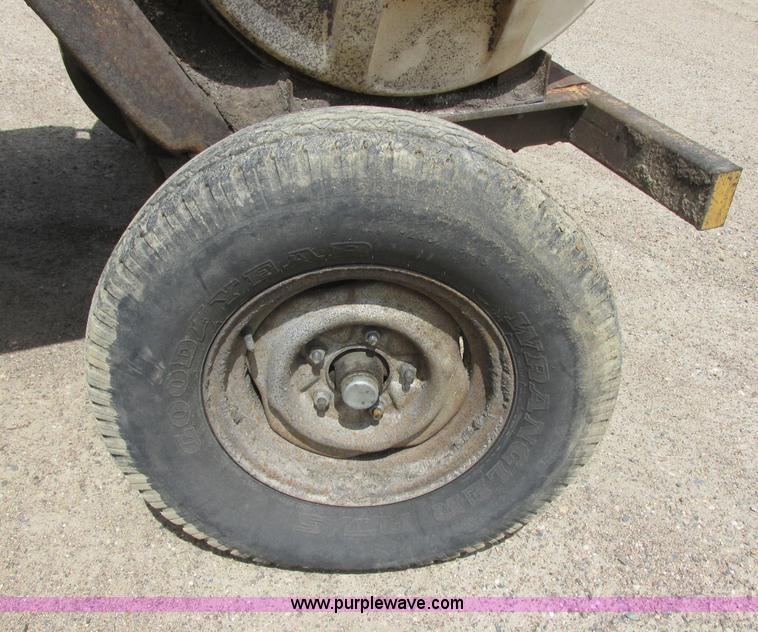 image for item I2563 Rosco RB38 broom