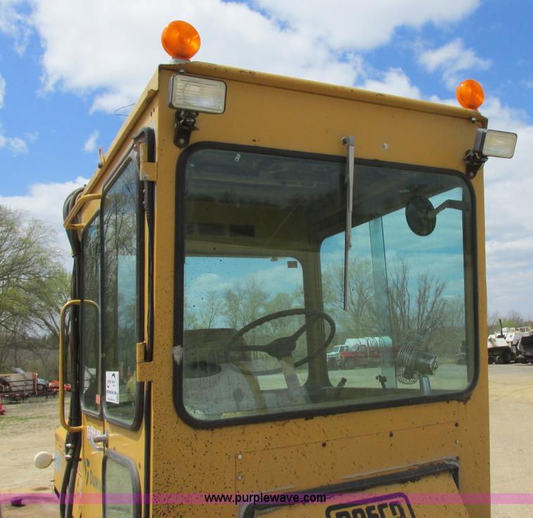 image for item I2563 Rosco RB38 broom