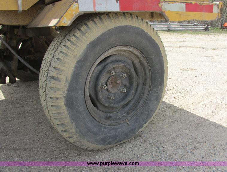 image for item I2563 Rosco RB38 broom