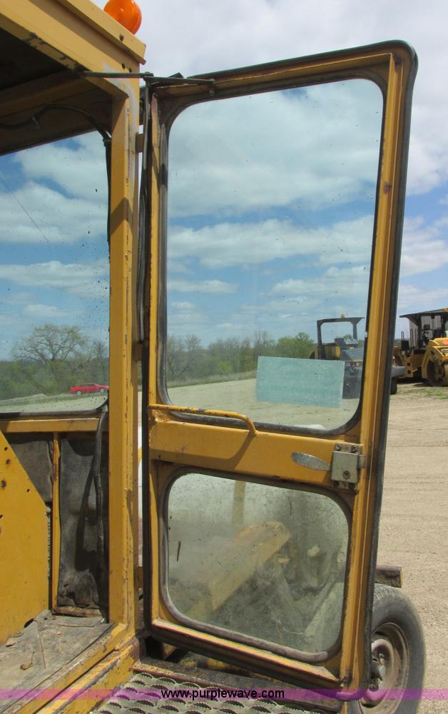 image for item I2563 Rosco RB38 broom