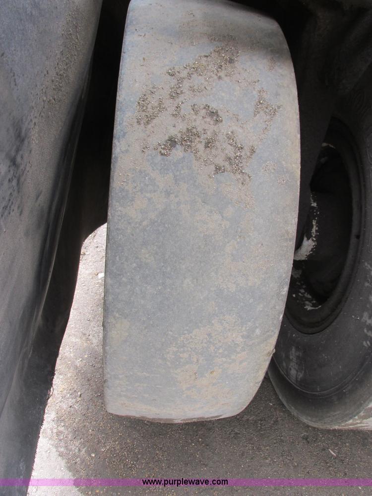 image for item I2564 Dynapac CP271 dual rubber tire roller