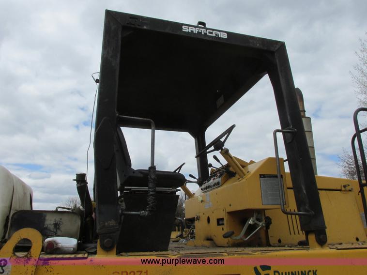 image for item I2564 Dynapac CP271 dual rubber tire roller