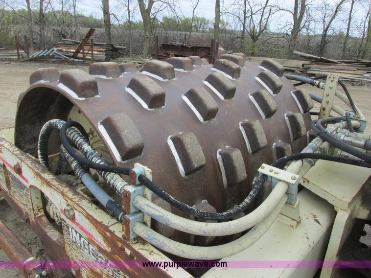 image for item I2565 1995 Ingersoll Rand SD-70F vibratory padfoot compactor
