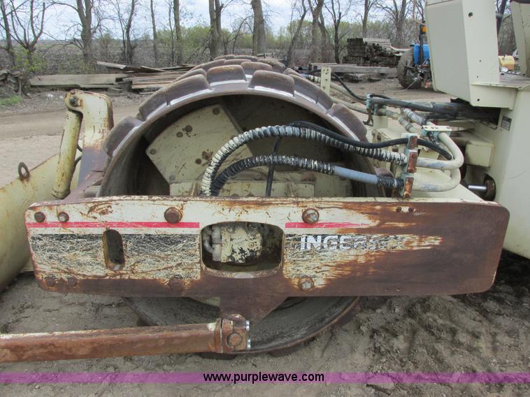 image for item I2565 1995 Ingersoll Rand SD-70F vibratory padfoot compactor