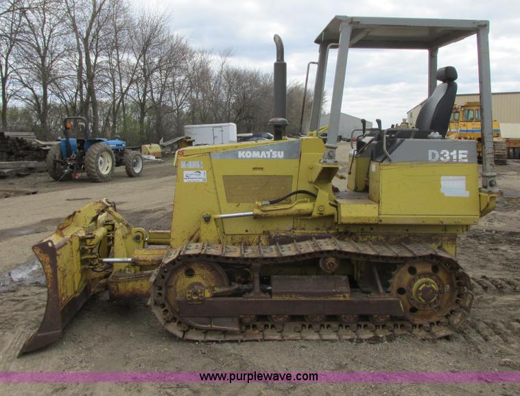 image for item I2566 Komatsu D31E dozer
