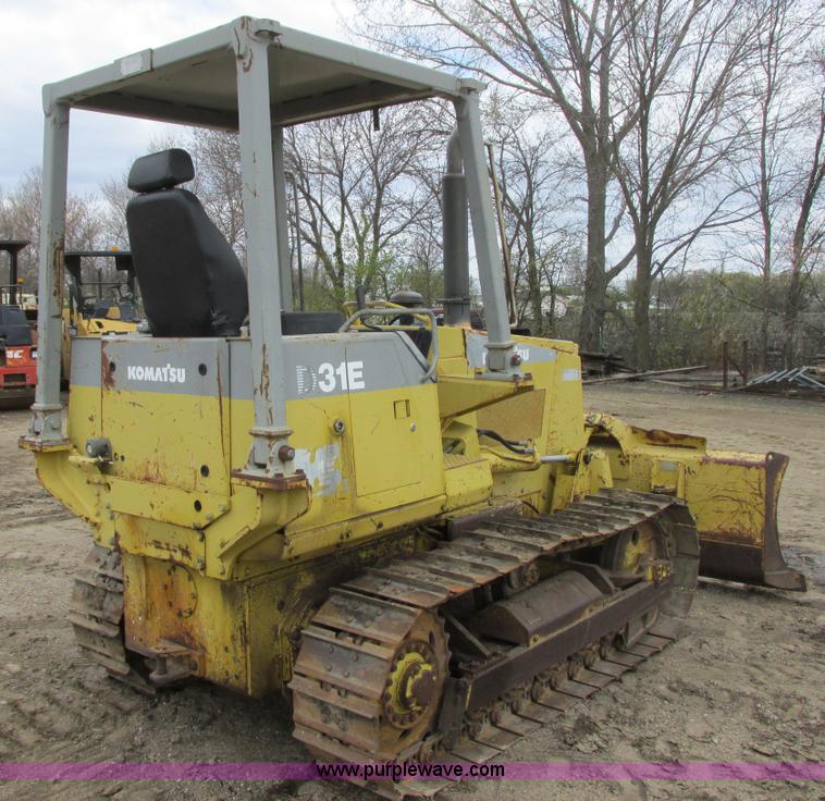 image for item I2566 Komatsu D31E dozer