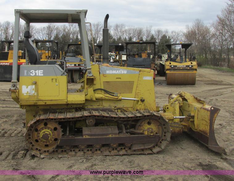 image for item I2566 Komatsu D31E dozer