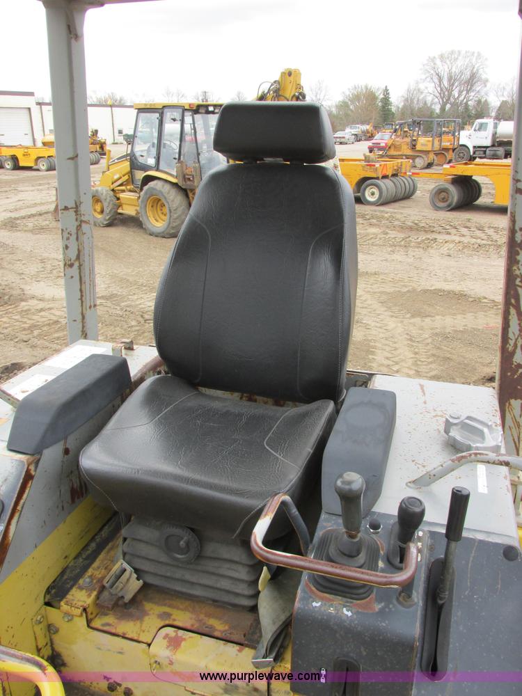 image for item I2566 Komatsu D31E dozer
