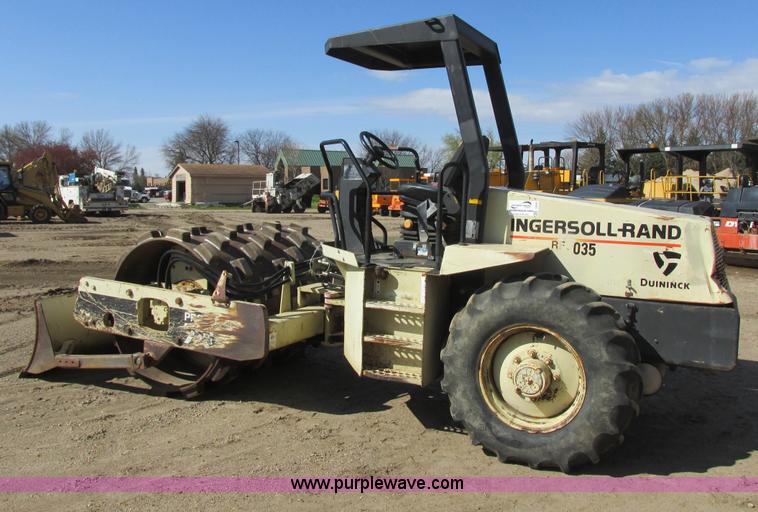 image for item I2568 1998 Ingersoll Rand SD-70F Pro Pac vibratory pad foot compactor