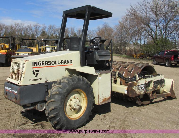 image for item I2568 1998 Ingersoll Rand SD-70F Pro Pac vibratory pad foot compactor