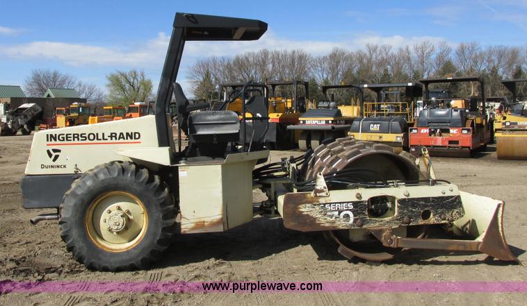 image for item I2568 1998 Ingersoll Rand SD-70F Pro Pac vibratory pad foot compactor