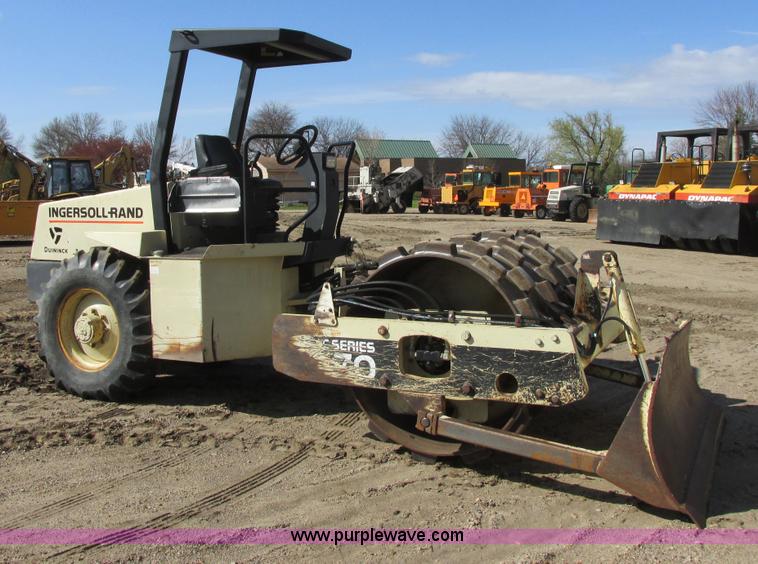 image for item I2568 1998 Ingersoll Rand SD-70F Pro Pac vibratory pad foot compactor