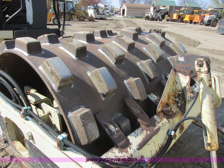 image for item I2568 1998 Ingersoll Rand SD-70F Pro Pac vibratory pad foot compactor