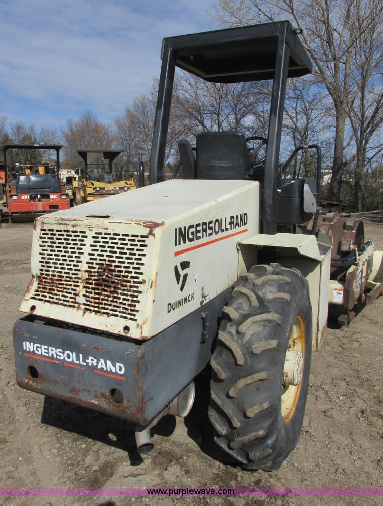 image for item I2568 1998 Ingersoll Rand SD-70F Pro Pac vibratory pad foot compactor