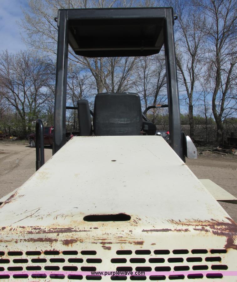 image for item I2568 1998 Ingersoll Rand SD-70F Pro Pac vibratory pad foot compactor