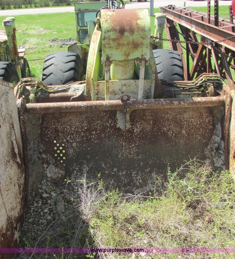 image for item I2570 Euclid 34LDT tractor scraper