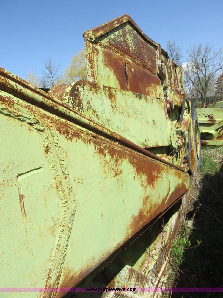 image for item I2570 Euclid 34LDT tractor scraper