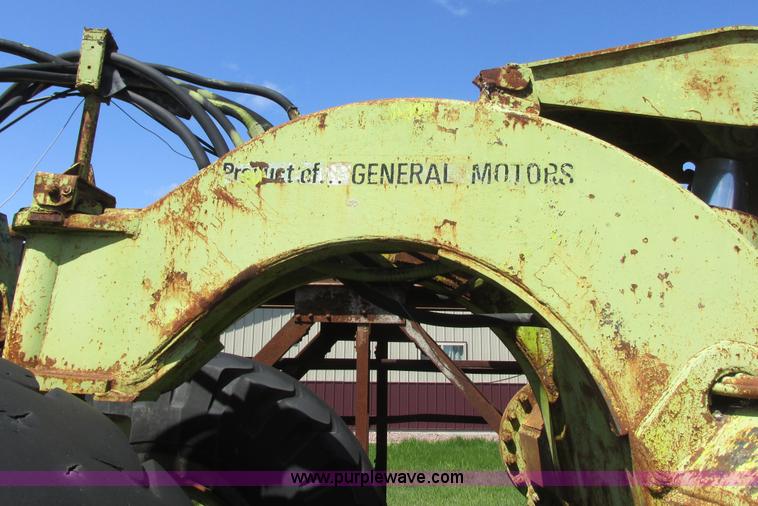 image for item I2570 Euclid 34LDT tractor scraper