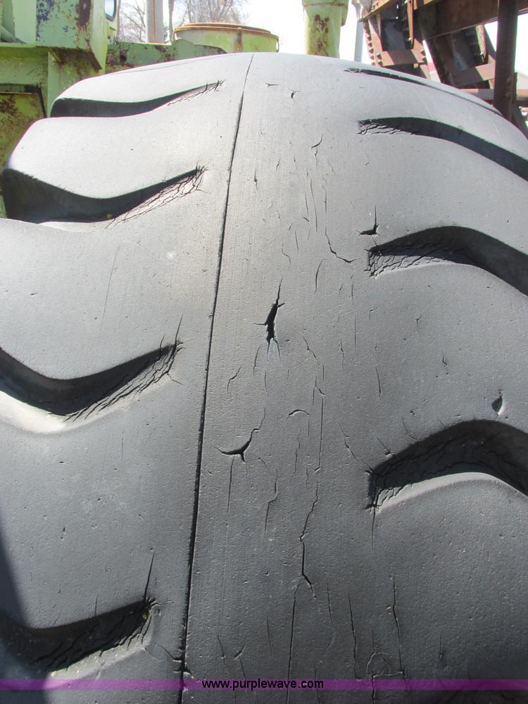 image for item I2570 Euclid 34LDT tractor scraper