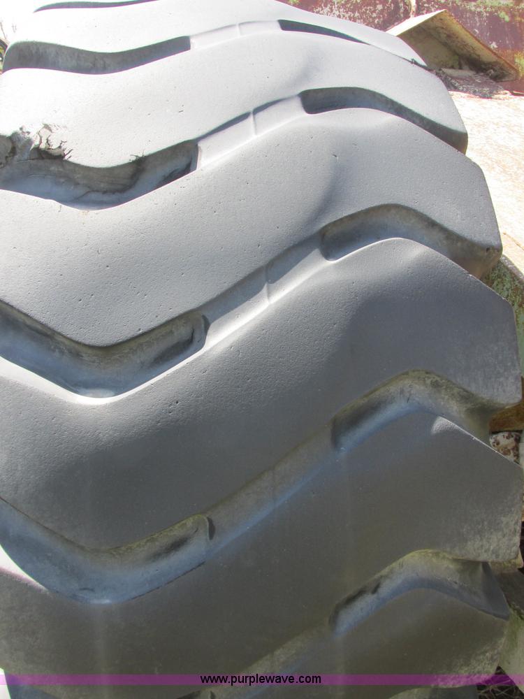 image for item I2570 Euclid 34LDT tractor scraper