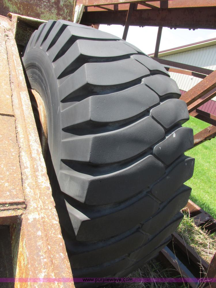 image for item I2570 Euclid 34LDT tractor scraper