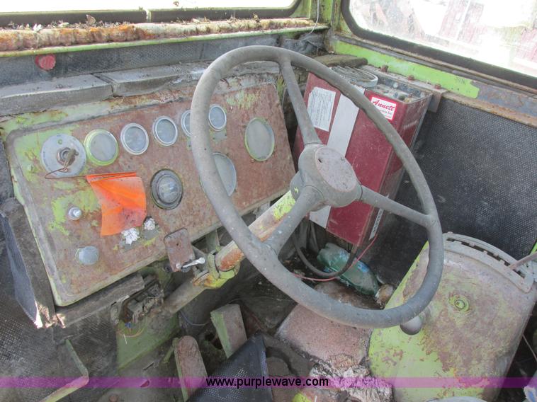 image for item I2570 Euclid 34LDT tractor scraper