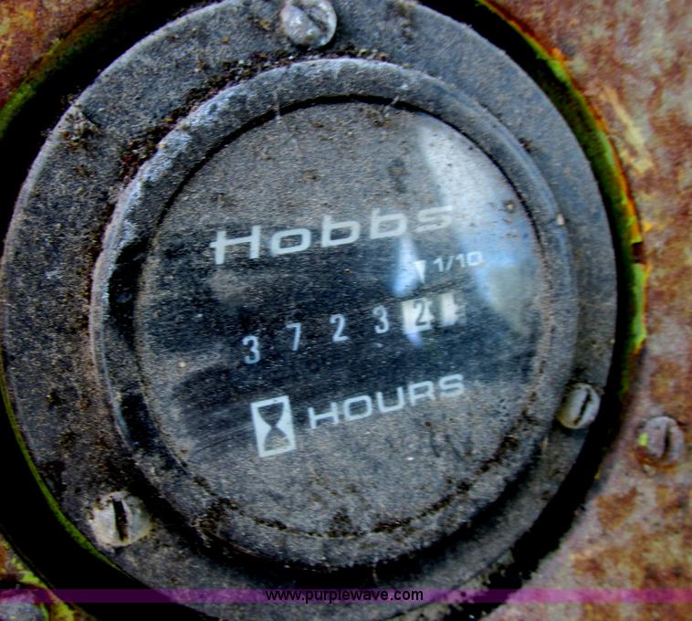 image for item I2570 Euclid 34LDT tractor scraper