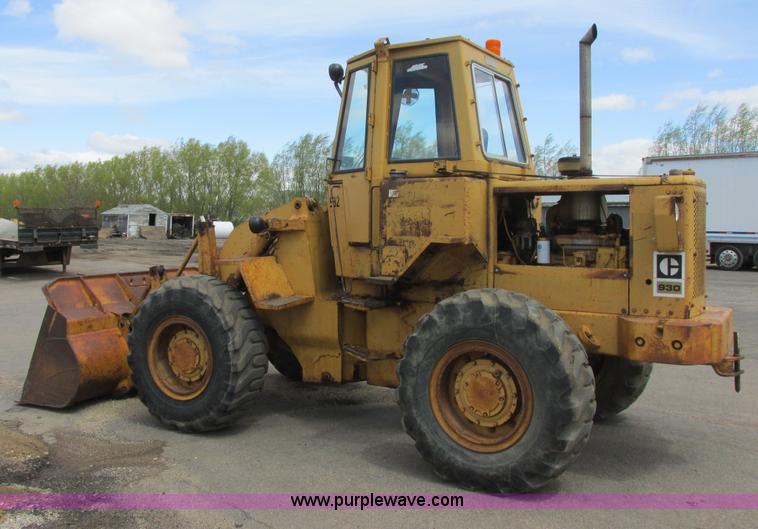 image for item I2626 1974 Caterpillar 930 wheel loader