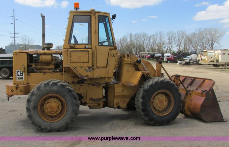 image for item I2626 1974 Caterpillar 930 wheel loader