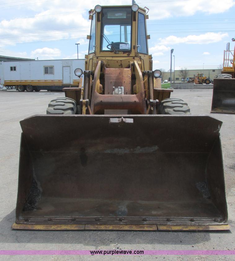 image for item I2626 1974 Caterpillar 930 wheel loader