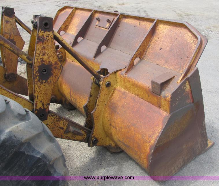 image for item I2626 1974 Caterpillar 930 wheel loader