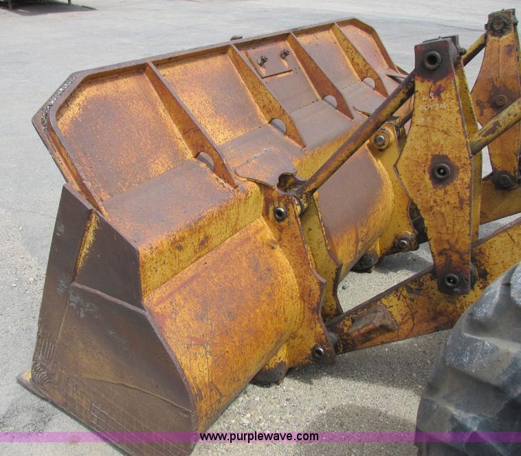 image for item I2626 1974 Caterpillar 930 wheel loader