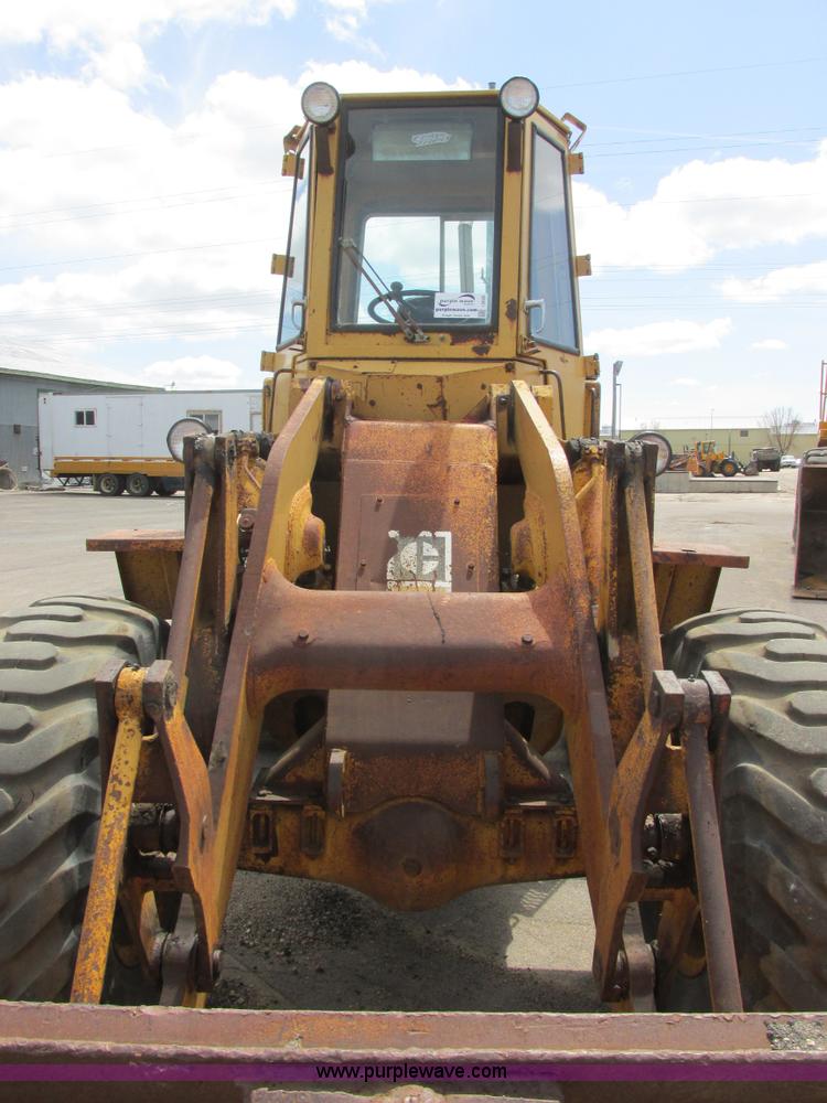 image for item I2626 1974 Caterpillar 930 wheel loader