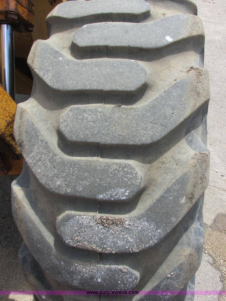 image for item I2626 1974 Caterpillar 930 wheel loader